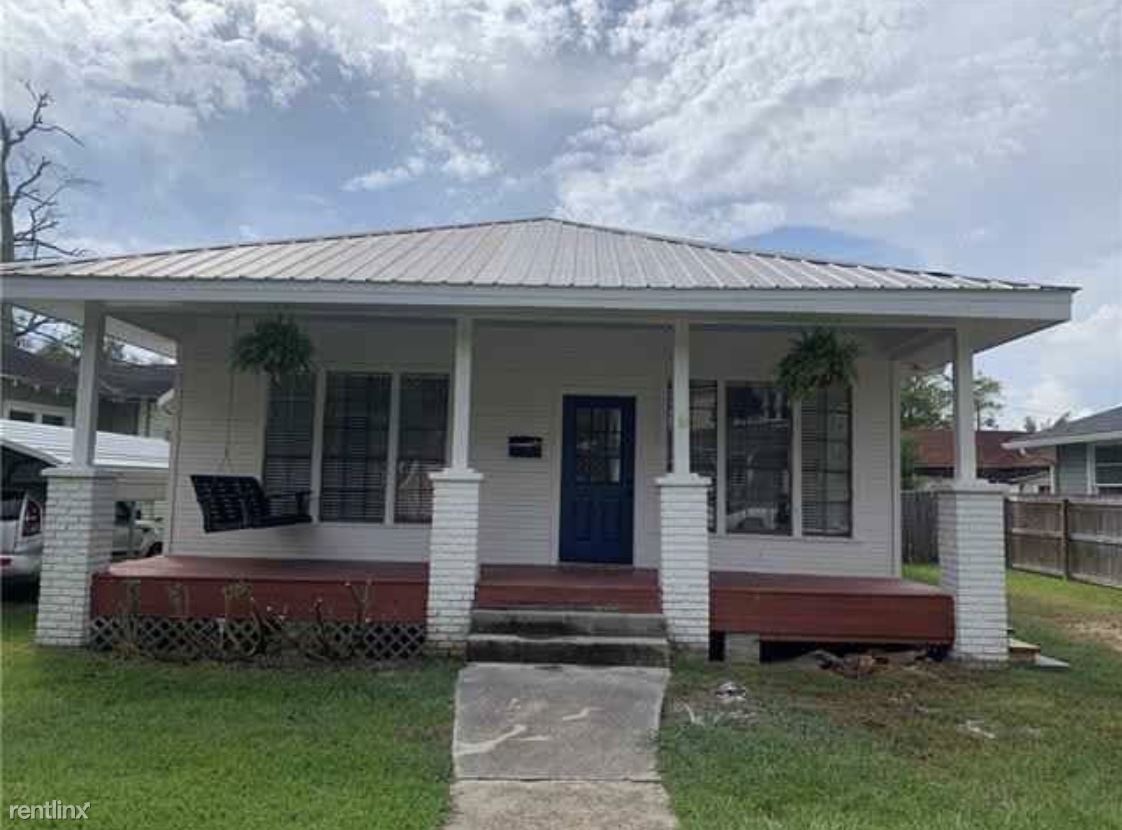 Primary Photo - 3 br, 2 bath House - 402 S Cherry St