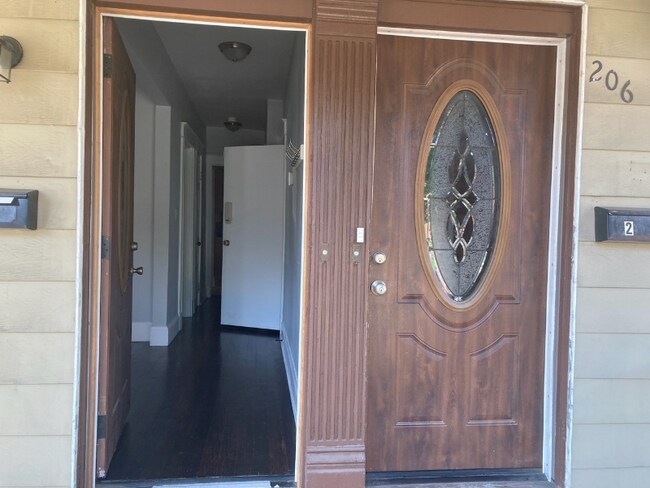 Foto del edificio - 206 Oak St