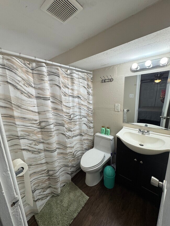 Foto del edificio - 1933 S 19th St