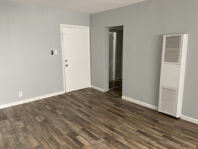 Building Photo - 940 Arapahoe St