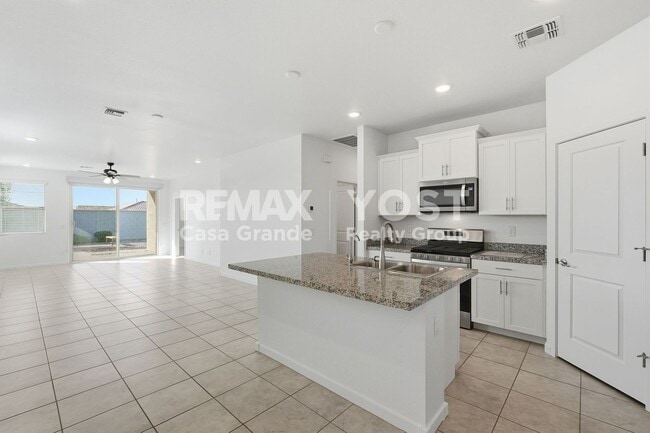 Building Photo - Move-In Ready Beauty with Granite Counters & Private Backyard!