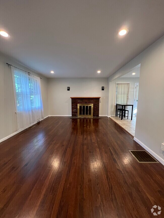 Apartments for Rent in Shelton CT with Yard 1 Rentals