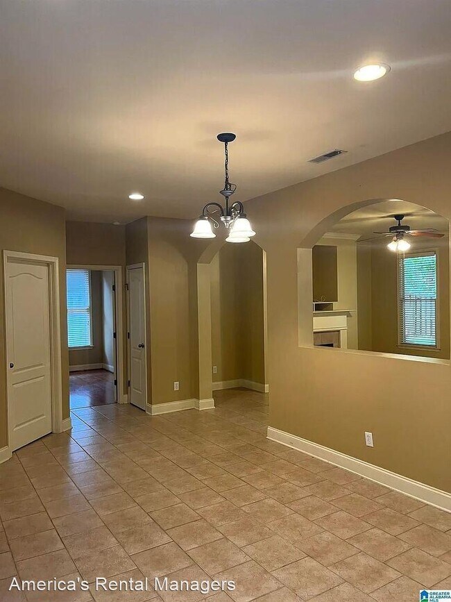 Building Photo - 4 br, 3 bath House - 5561 Park Side Circle
