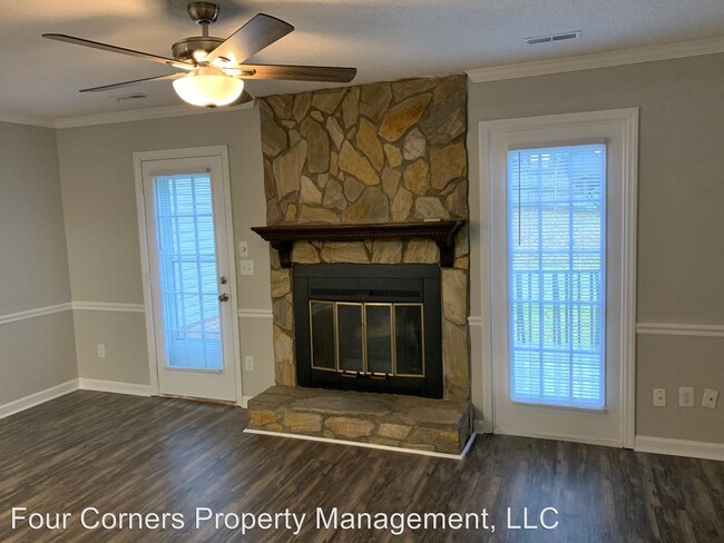 Building Photo - 1111 Birchcrest Dr