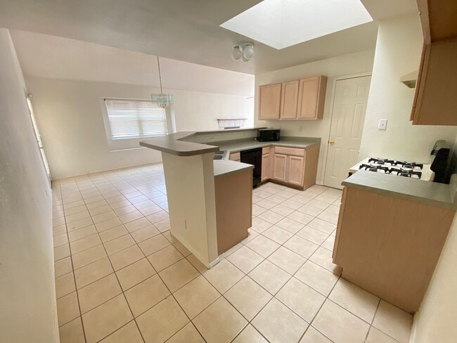Building Photo - 3325 Chickasaw Dr