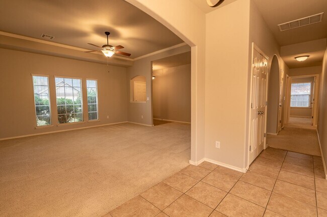 Foto del edificio - Beautiful 3 bed / 2 bath in New Tulsa!