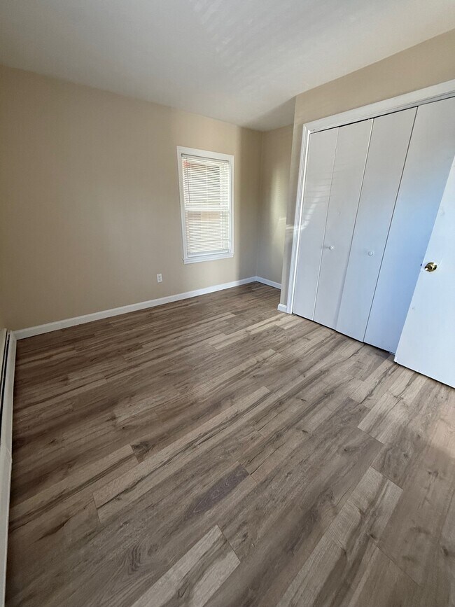 Dormitorio - 1592 Main St