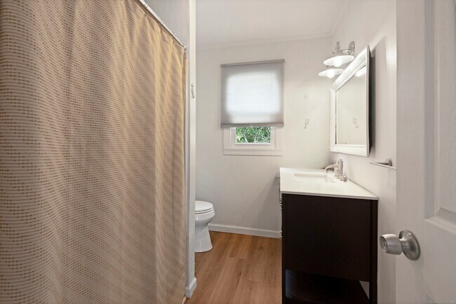 Foto del edificio - 51 Indian Neck Ave