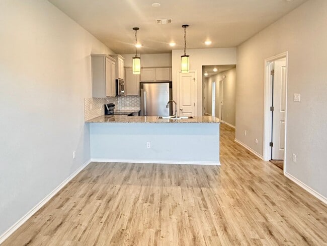 Foto del edificio - 1227 LEXINGTON Dr
