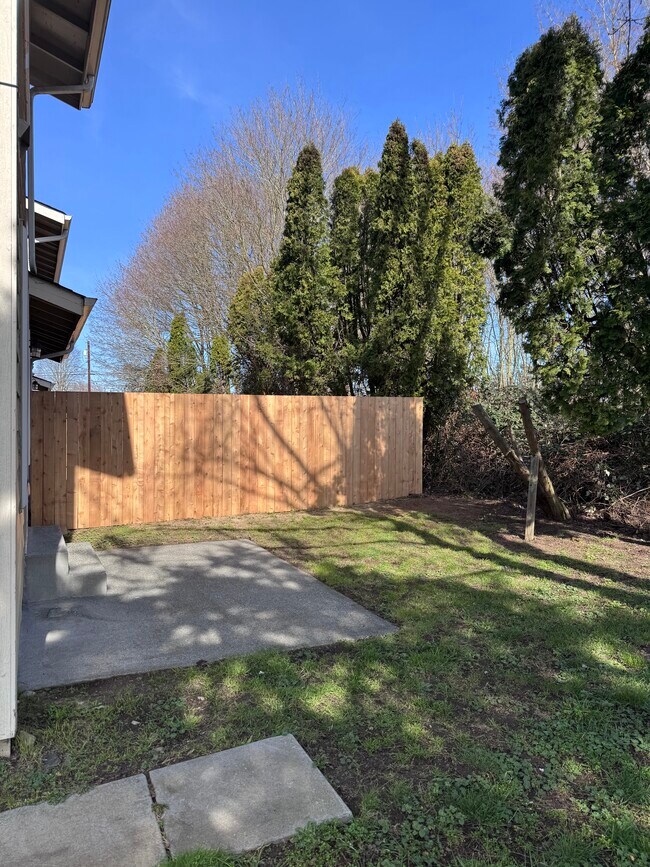 Foto del edificio - 92 Quinn Ave