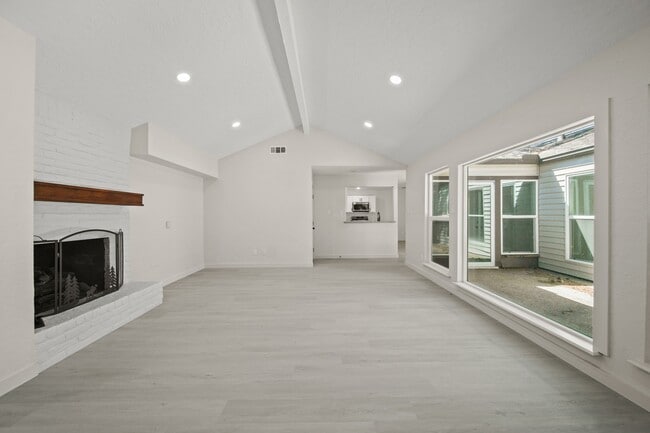 Building Photo - 13414 Ravensway Dr