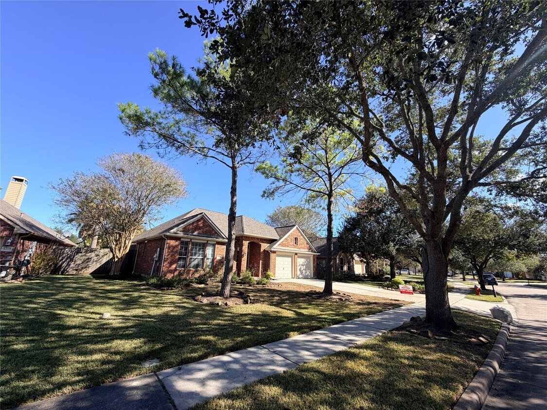 Foto principal - 1299 Ocean Manor Ln