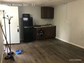 Building Photo - 10534 Marina Way