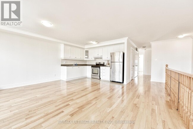 Building Photo - 846 Ossington Ave