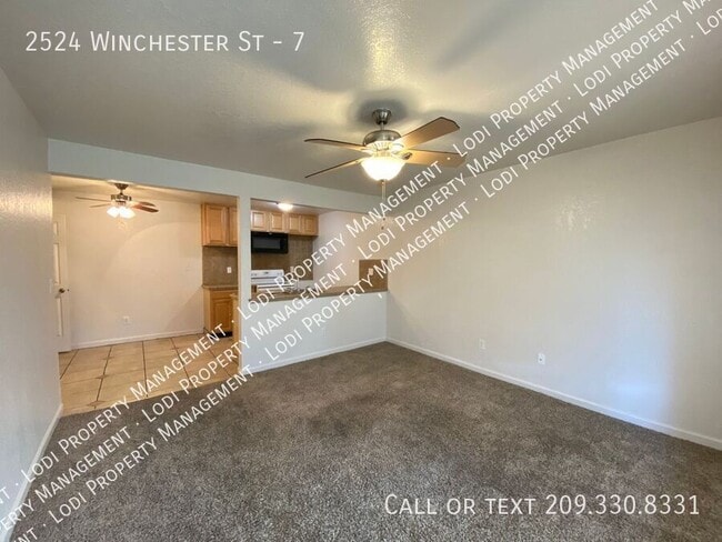 Building Photo - 2524 Winchester Dr