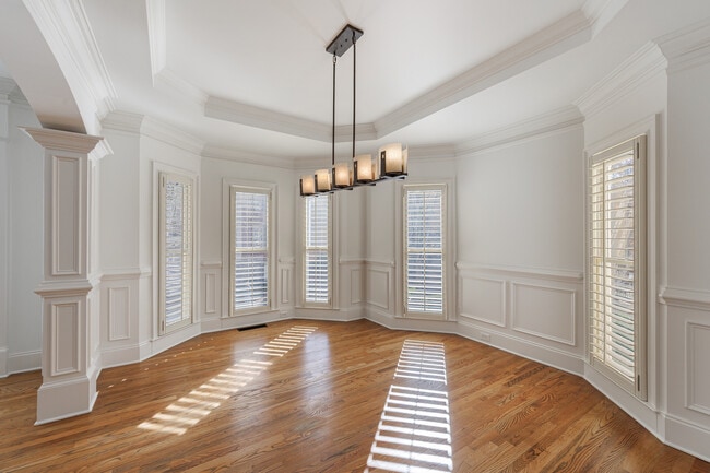 Building Photo - 1012 Madeline Ln