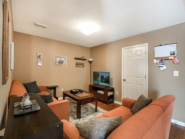 Building Photo - 1376 Southern Gardens Dr