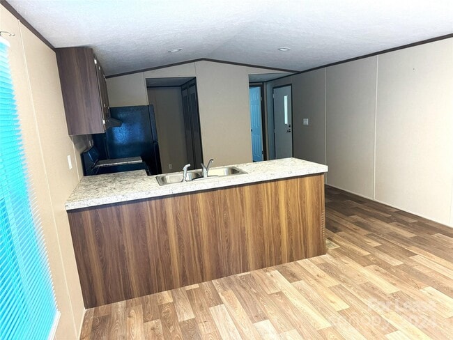 Building Photo - 2034 Shelby Rd