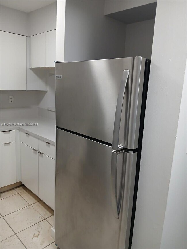 Building Photo - 14930 SW 82nd Terrace