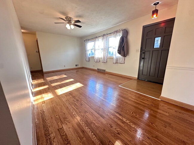 Photo - 8506 Izard St House