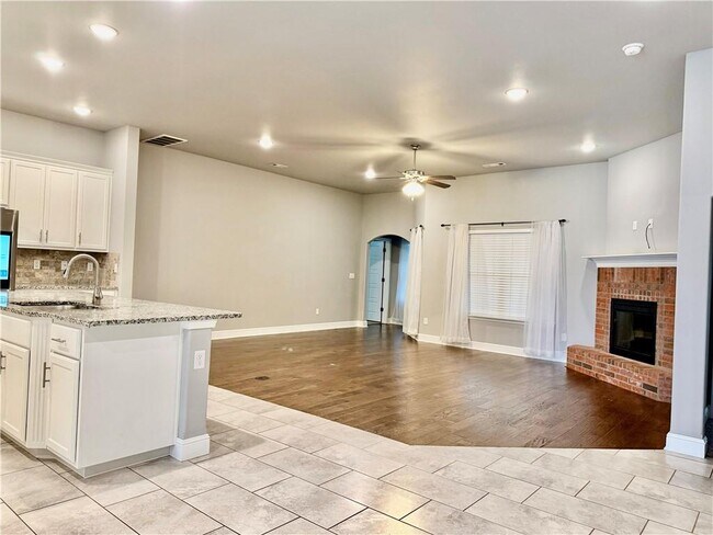 Foto del edificio - 4504 SW Plumley Ave