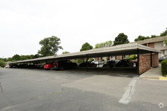 Regency Park Apartments Rentals - GRAND RAPIDS, MI | Apartments.com Regency Park Apartments Rentals - GRAND RAPIDS, MI | Apartments.com