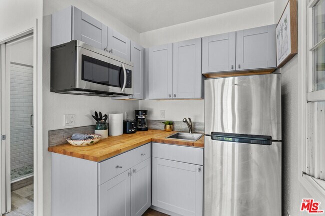 Foto del edificio - 4814 Lemona Ave