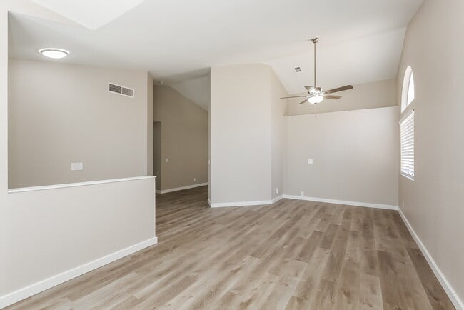 Foto del edificio - 5908 Cherry Falls Ct