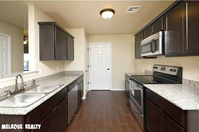 Foto del edificio - Clean, Cute, Cozy Home in Concorde Addition!