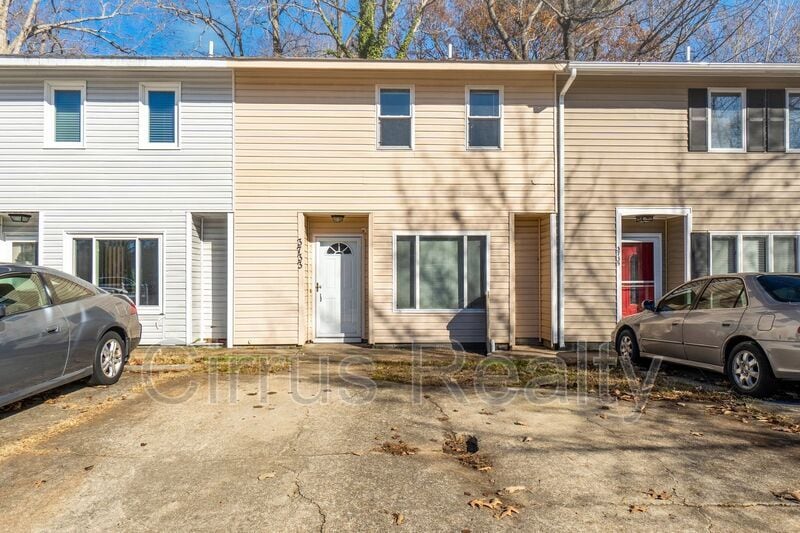 Primary Photo - 3733 Radford Cir