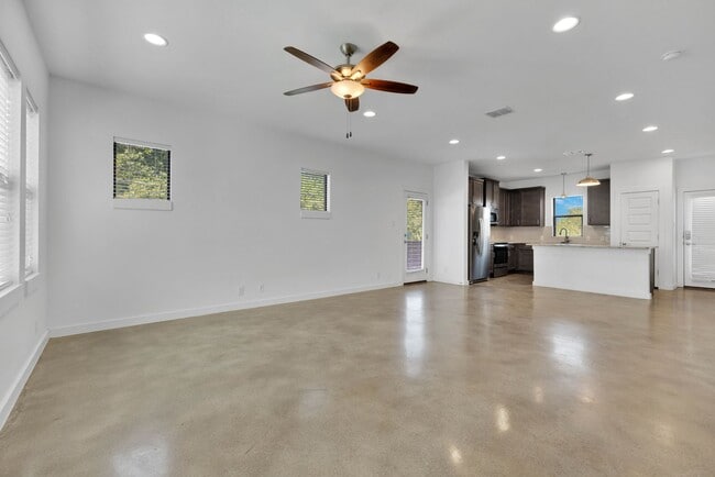 Building Photo - 1162 N Olive St