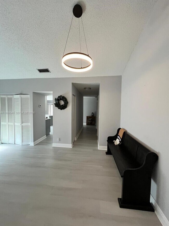 Foto del edificio - 3931 SW 84th Terrace