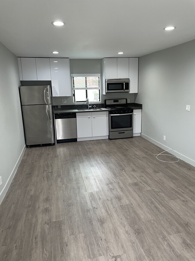 Building Photo - 6556 La Mirada Ave