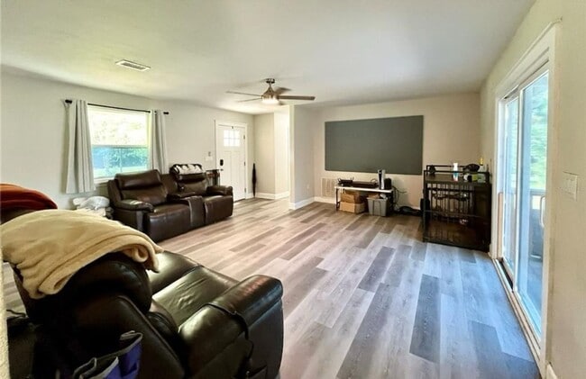Foto del edificio - Charming 3BR House in Bunnell