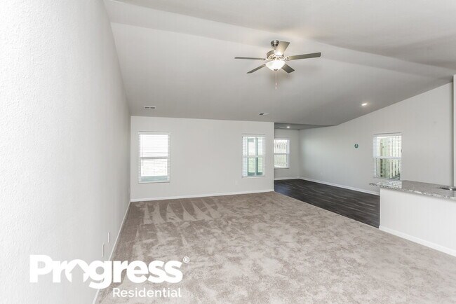 Building Photo - 301 Greenwood Valley Ct