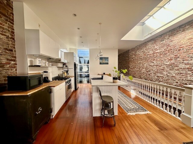Foto del edificio - 715 Commercial St