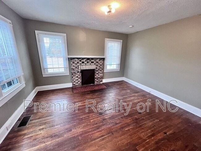 Foto del edificio - 3750 U.S. Hwy 158 W