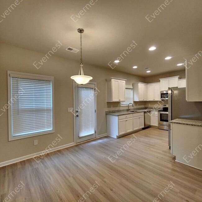 Building Photo - 127 Culver St