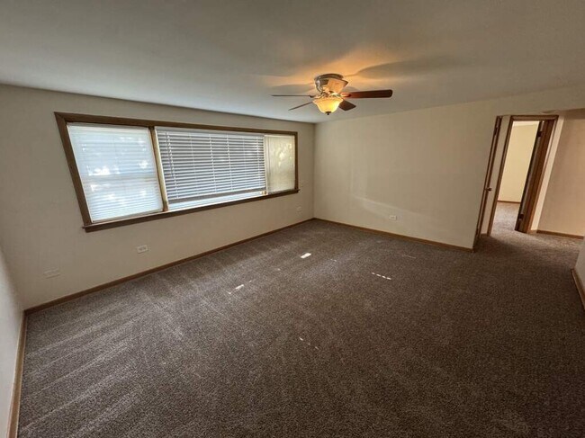 Foto del edificio - 4752 N Menard Ave