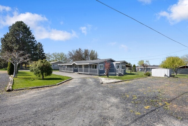 Building Photo - 614 S Andes Rd
