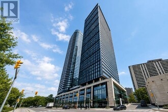 Building Photo - 575 Bloor St E
