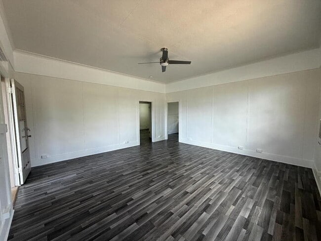 Building Photo - To register for the showing time, note the 4 digit code: 3703 and click "APPLY NOW."(mobile:orang...