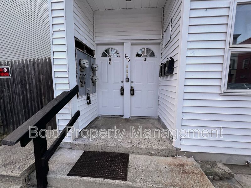 Primary Photo - 706 W Market St