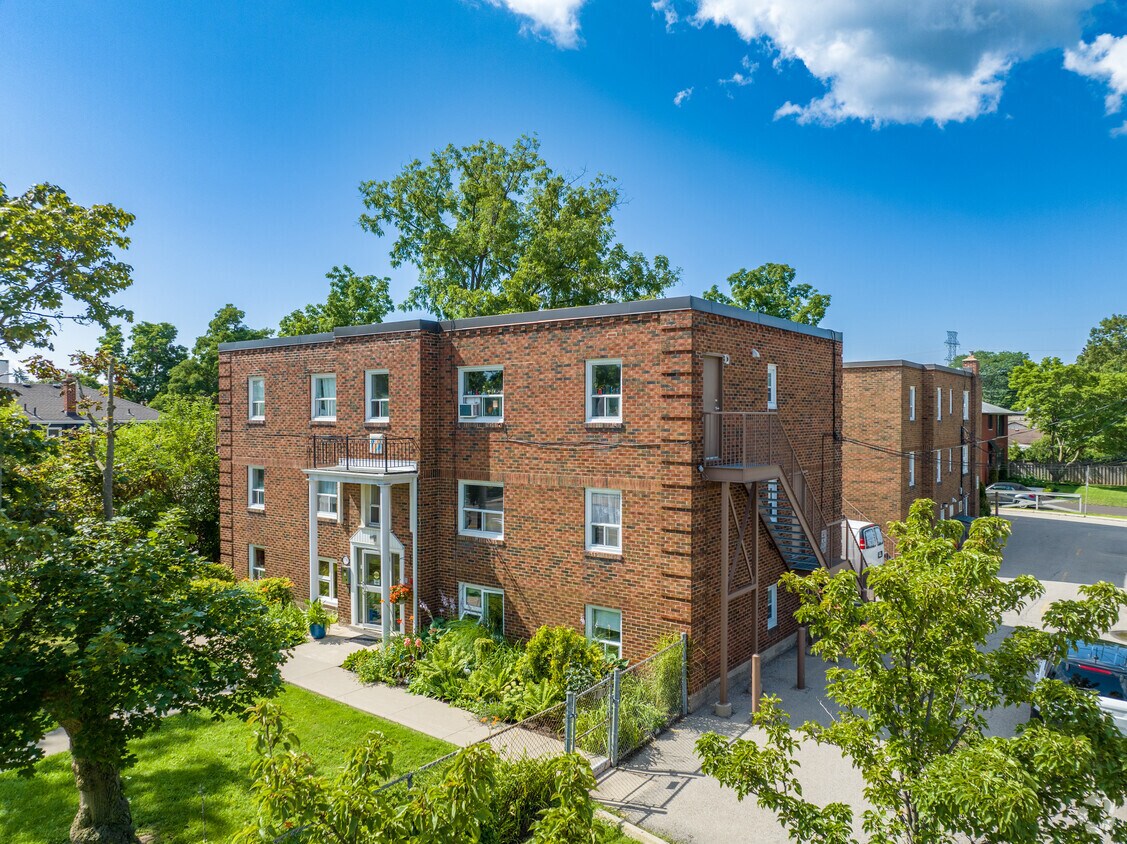 708 Brant St, Burlington, ON L7R 2H5 Apartments 708 Brant St