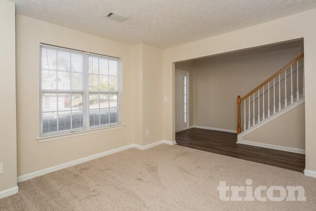 Foto del edificio - 120 Dairyland Dr