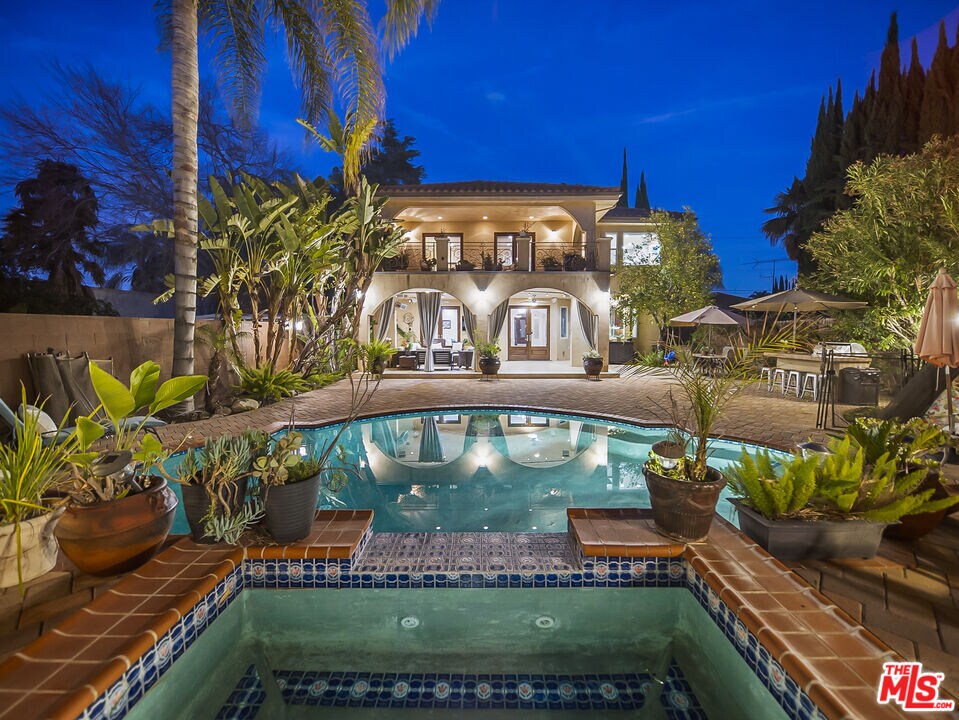 Foto principal - 5303 Mecca Ave