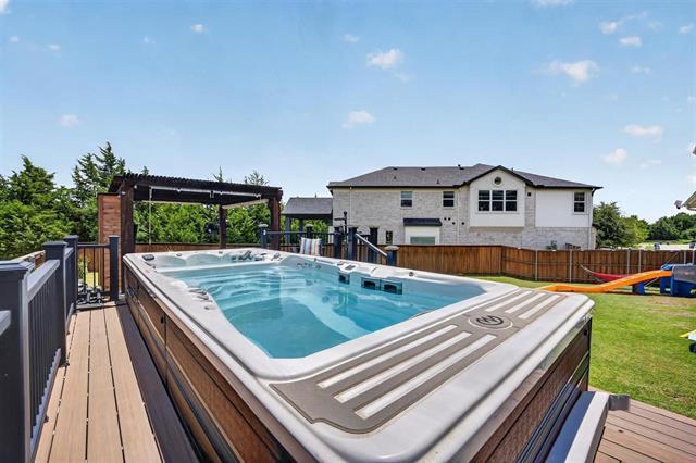 Foto del edificio - 8700 Fairway Ln