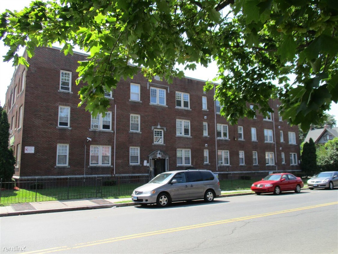 207 Sigourney St, Hartford, CT 06105 Condo for Rent in Hartford, CT