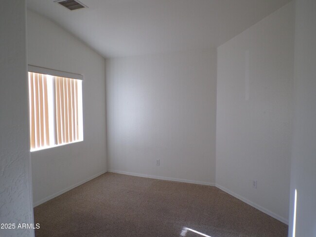 Building Photo - 5036 E Catalina Ct