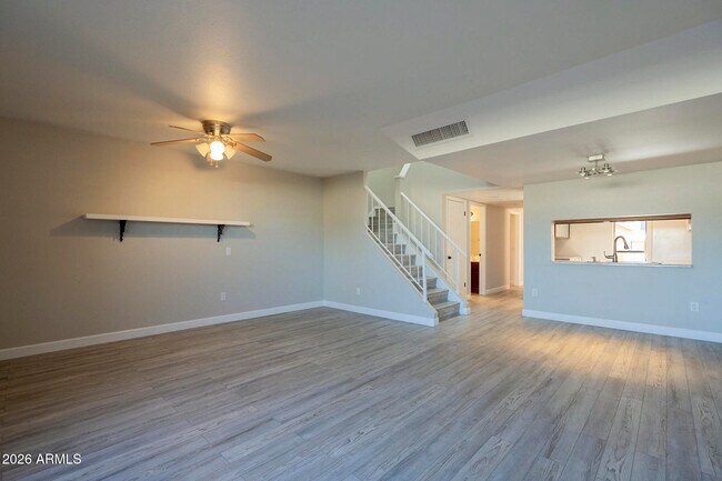 Foto del edificio - 815 E Grovers Ave